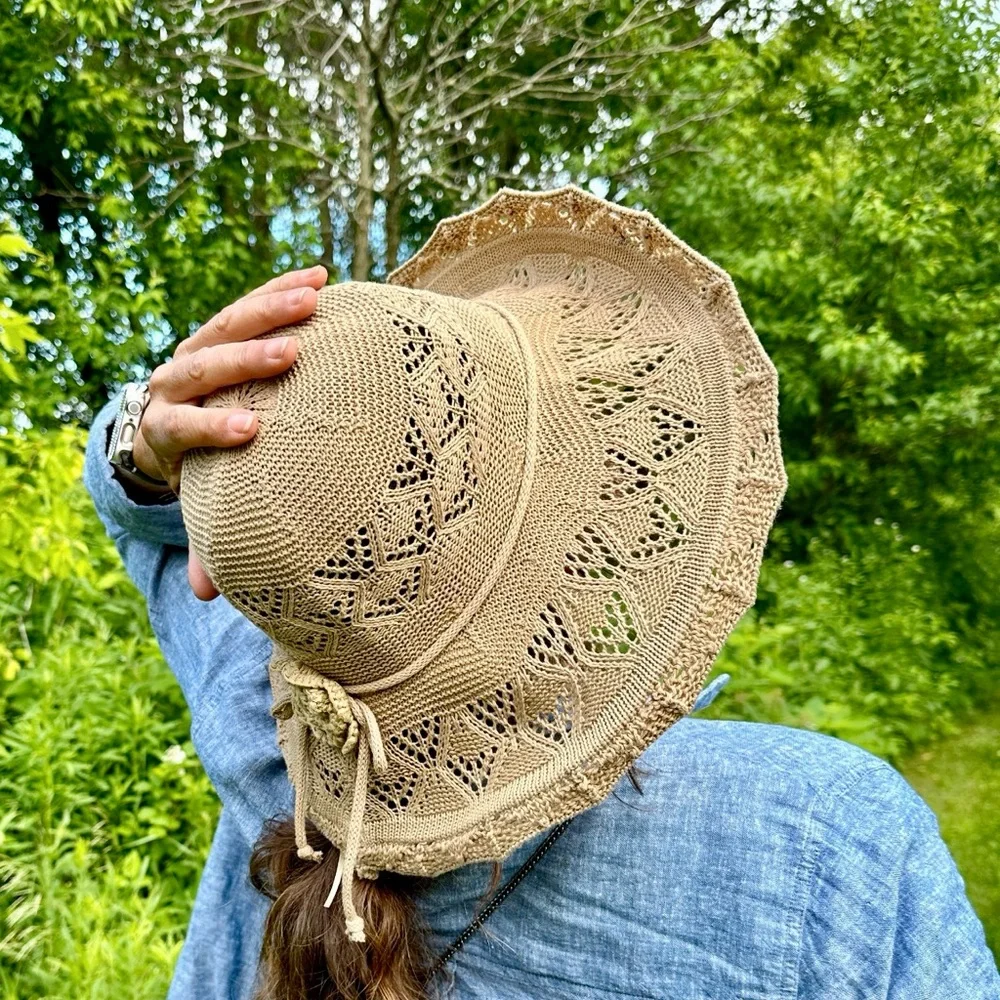Beige large brim sun hat Perfect for travel, dependable, and breathable